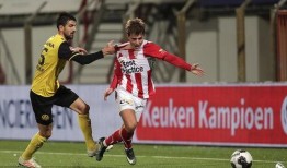 荷乙爆料最新,神秘球队崛起，冠军争夺战愈发激烈！